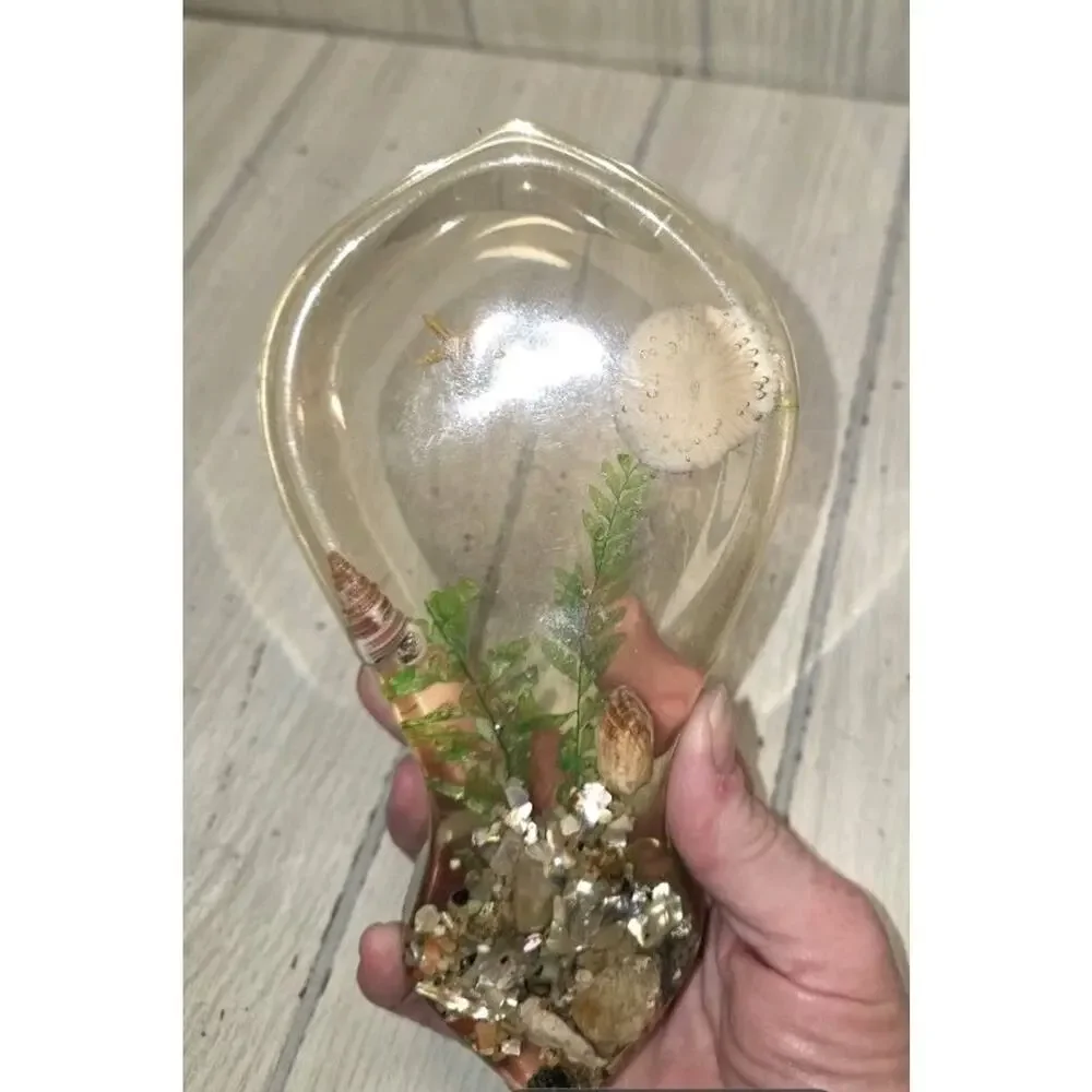 Design Gifts vintage lucite